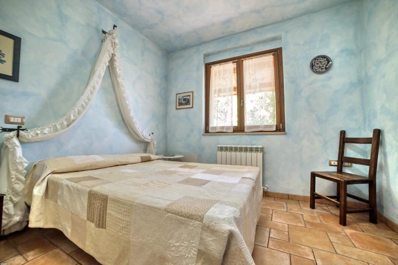 La Rupe Del Falco Monteciccardo Exteriör bild