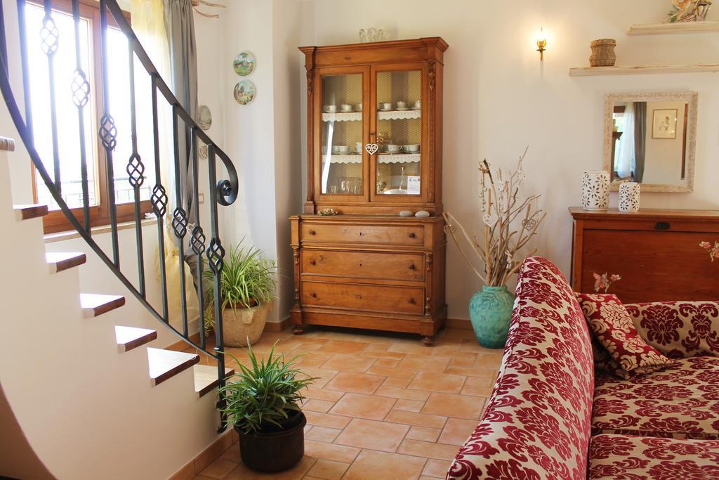La Rupe Del Falco Monteciccardo Exteriör bild